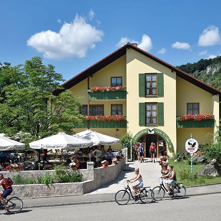 Landhotel Zum Raben Kipfenberg Exterior photo