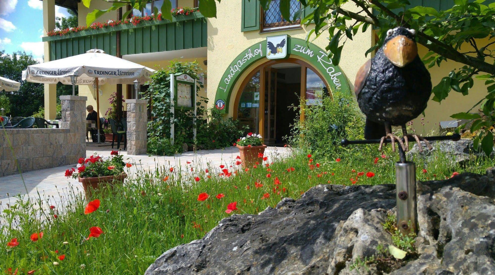 Landhotel Zum Raben Kipfenberg Exterior photo